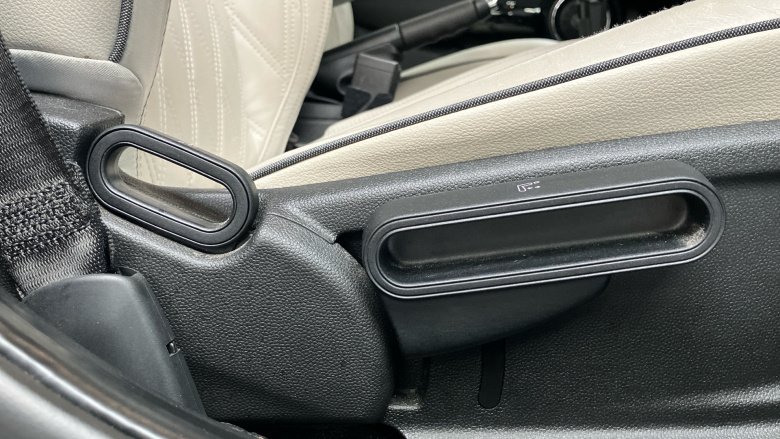 MINI Hatchback 2.0 Cooper S Exclusive II 5dr Auto [Comfort/Nav] Petrol Hatchback